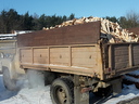 Грузовой автомобиль, ГАЗ-53, с загружеными шалевыми дровами